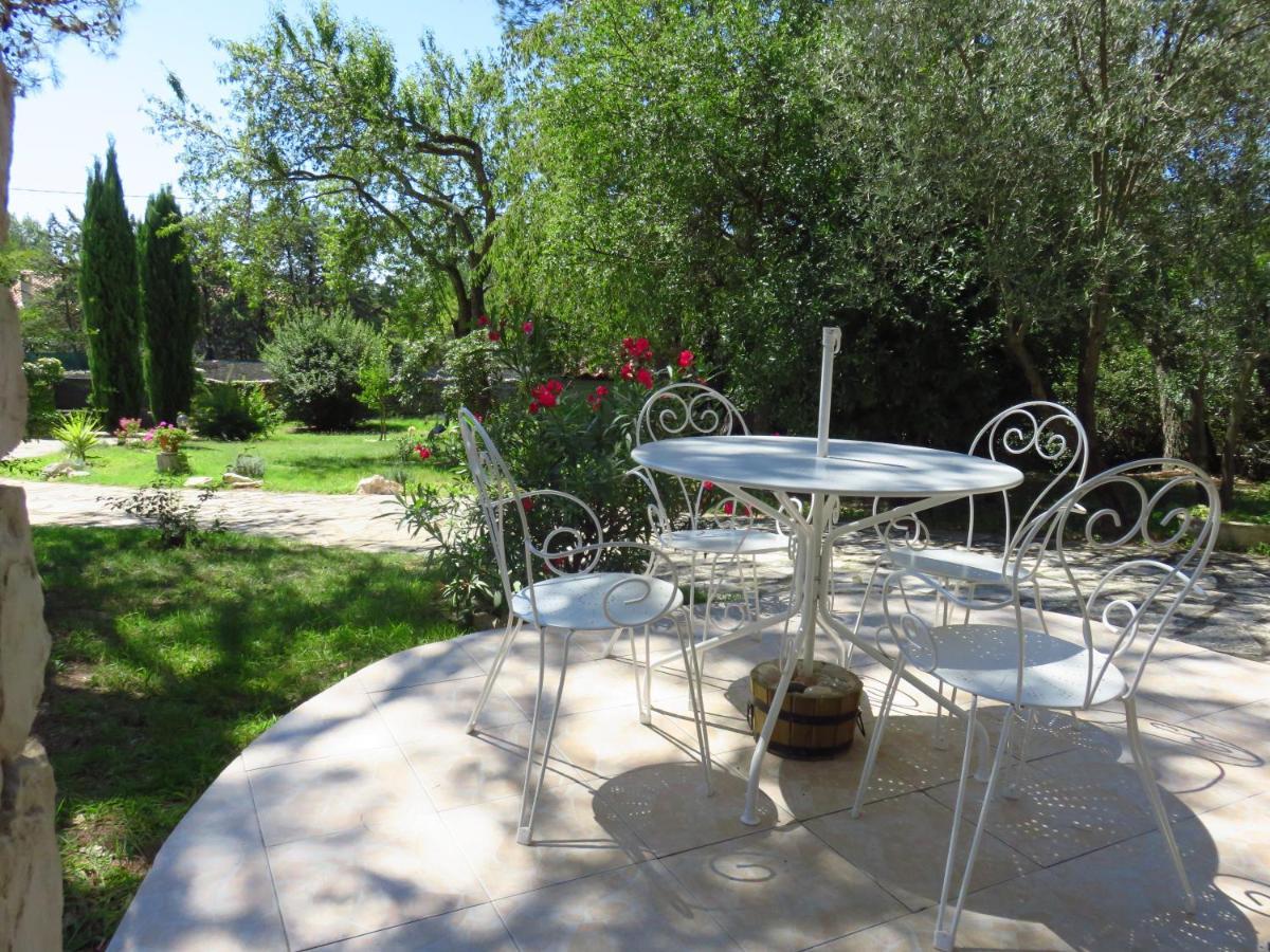 Les Gites Du Mas Des Cigales Nimes Exterior photo