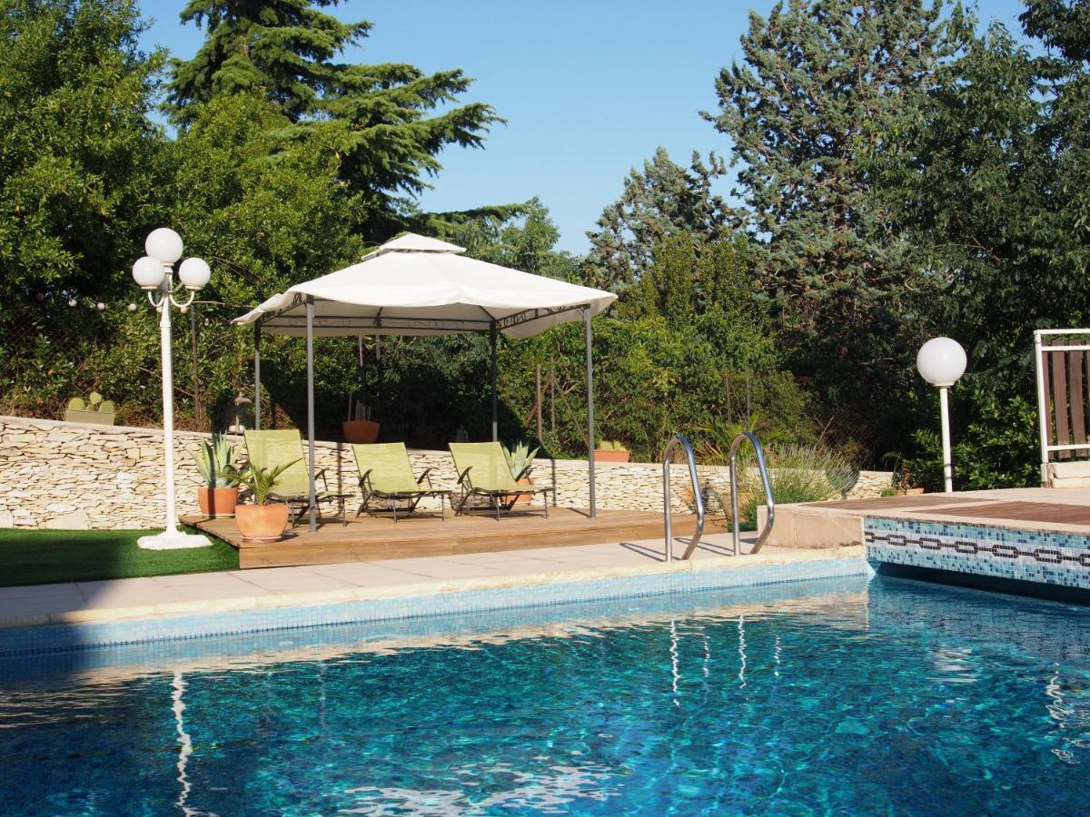 Les Gites Du Mas Des Cigales Nimes Exterior photo